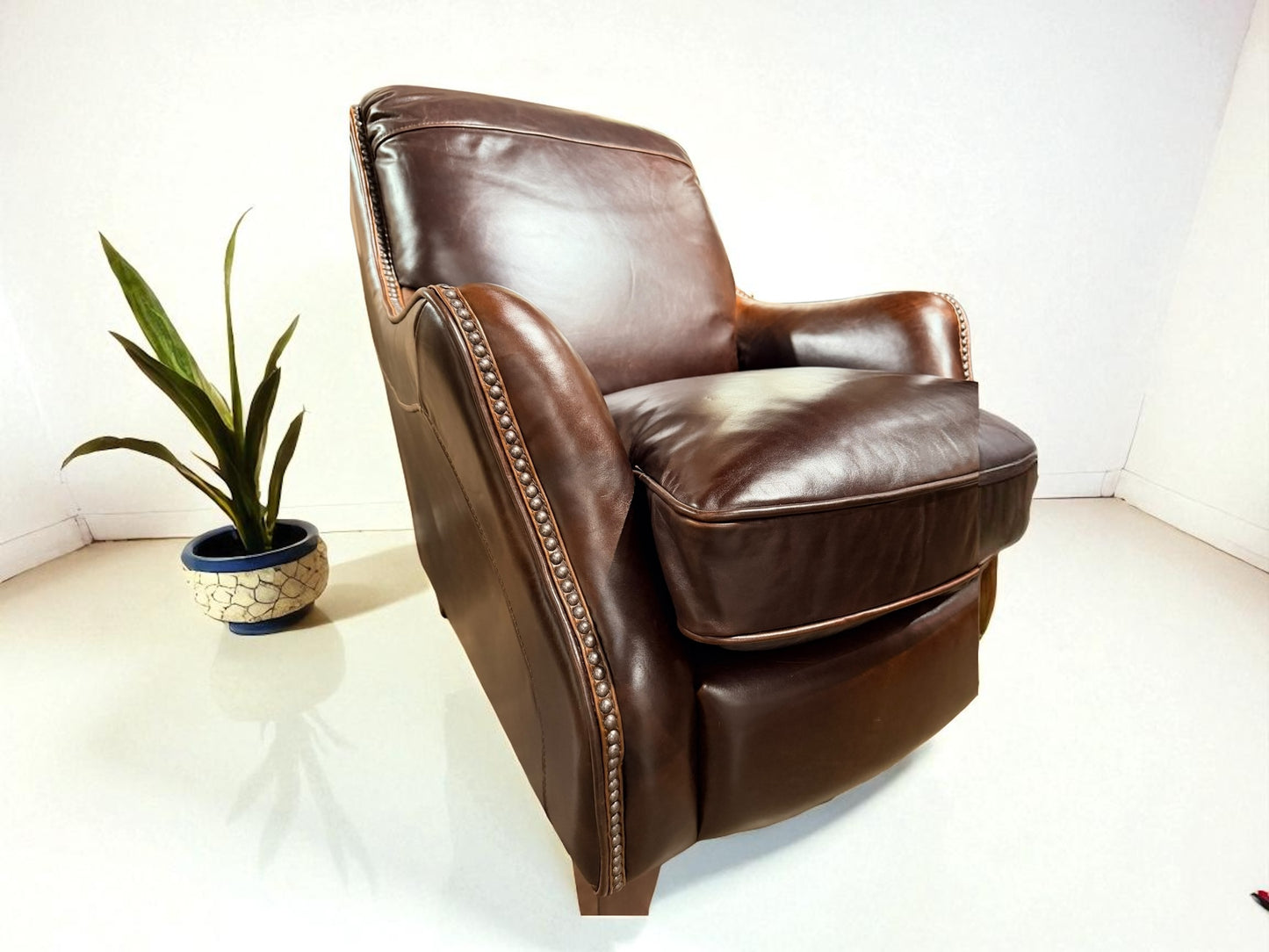 Sandcherry Leather Chair