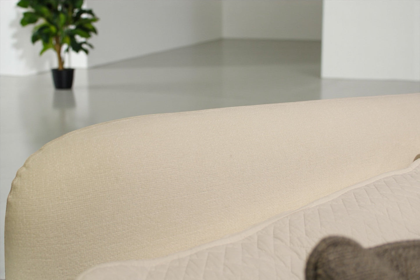 HLHF California Upholstered Bed Bedroom Furniture Store Burlington Ontario Near Me