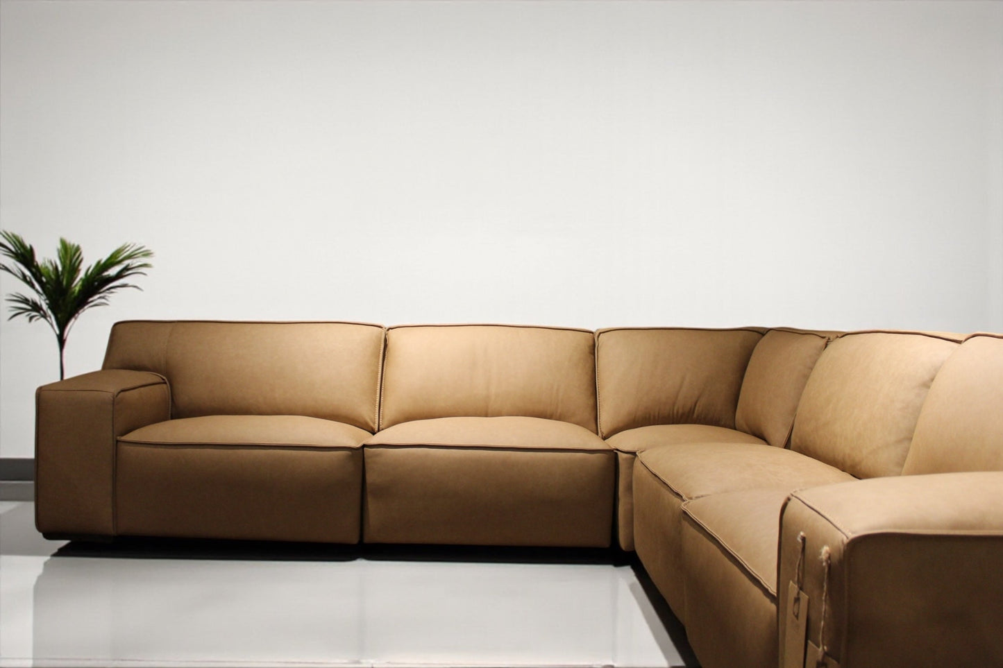 HLHF Maestro Leather Sectional Living, New Arrivals Furniture Store Burlington Ontario Near Me