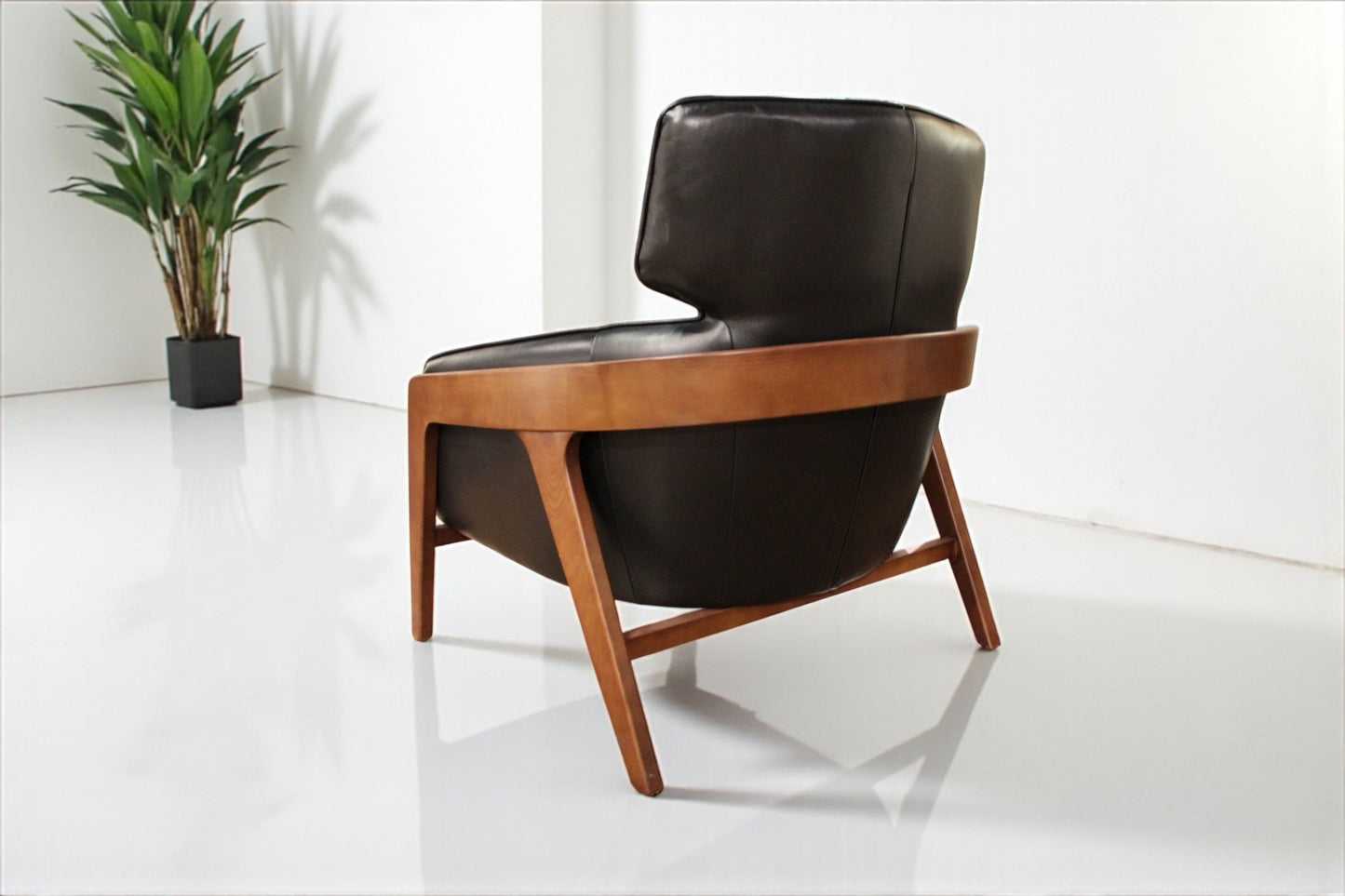 HLHF A993 Bend Leather Accent Chair - Black Accent Chairs, Living Furniture Store Burlington Ontario Near Me