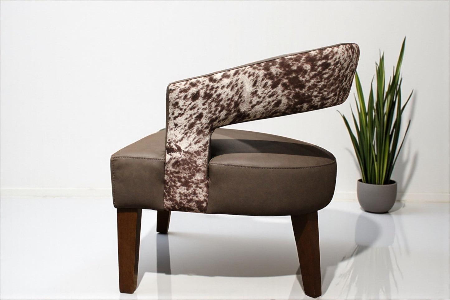 HLHF Cowabunga Leather Chair Accent Chairs, Living, New Arrivals Furniture Store Burlington Ontario Near Me