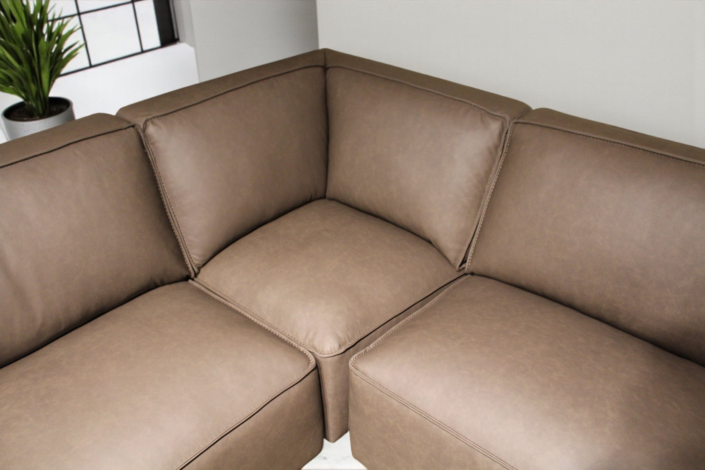 HLHF Maestro Leather Sectional Living, New Arrivals Furniture Store Burlington Ontario Near Me