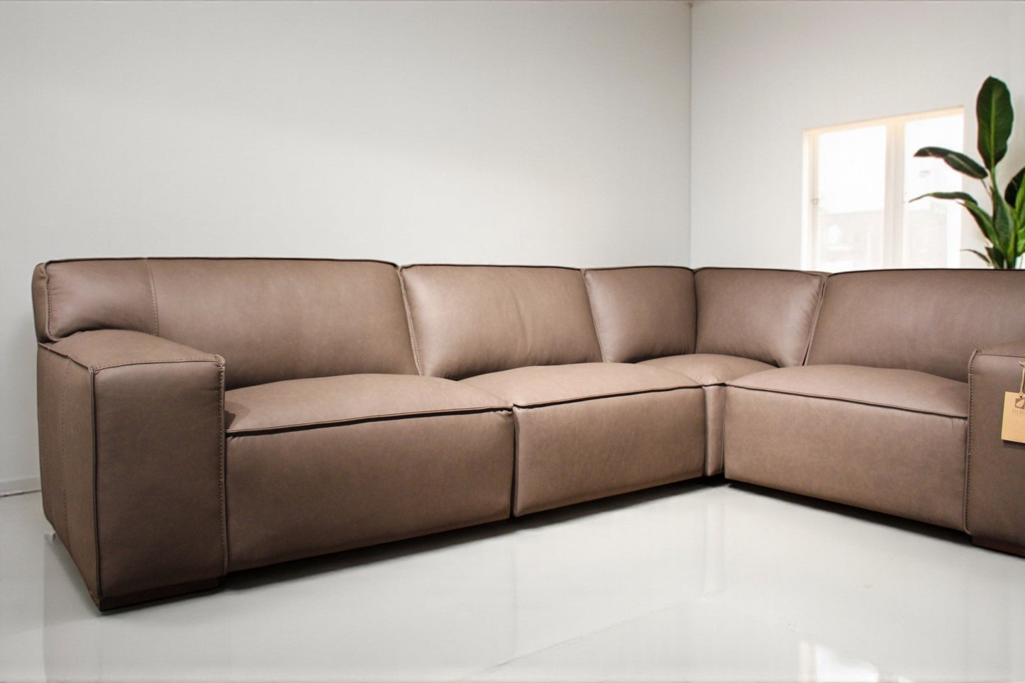 HLHF Maestro Leather Sectional Living, New Arrivals Furniture Store Burlington Ontario Near Me