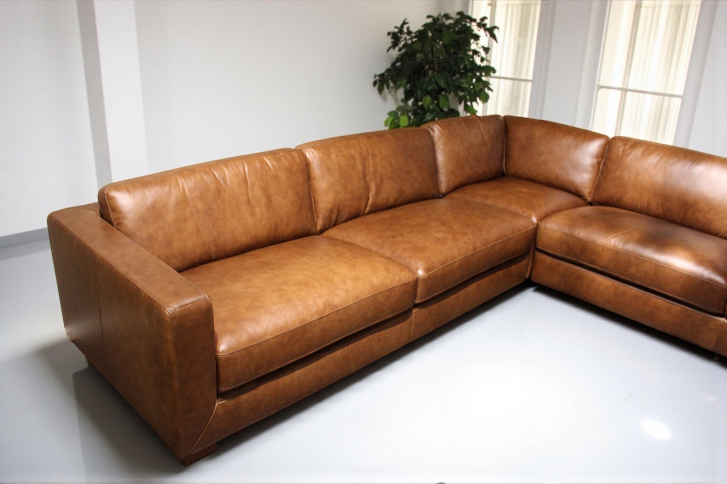 HLHF Old Saddle Leather Sectional Living, New Arrivals Furniture Store Burlington Ontario Near Me