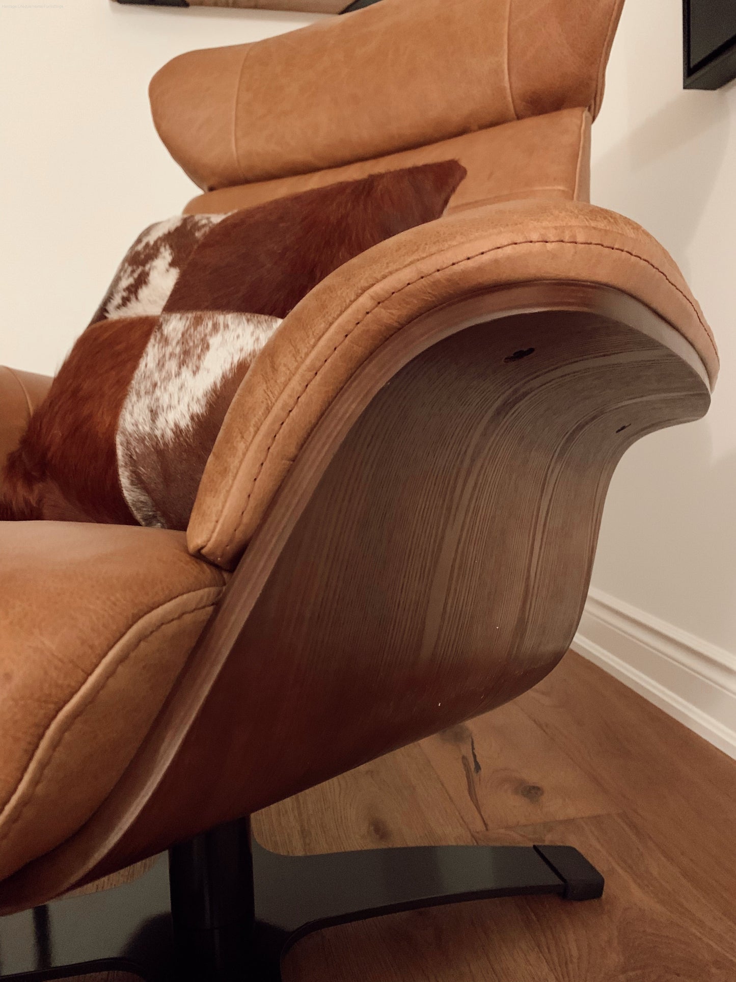 HLHF A928-1(2A)+0 Leather Lounge Chair & Ottoman - Whiskey Accent Chairs Furniture Store Burlington Ontario Near Me
