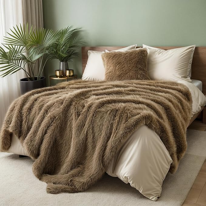 Keaton Faux Fur Throw - Taupe & Chocolate