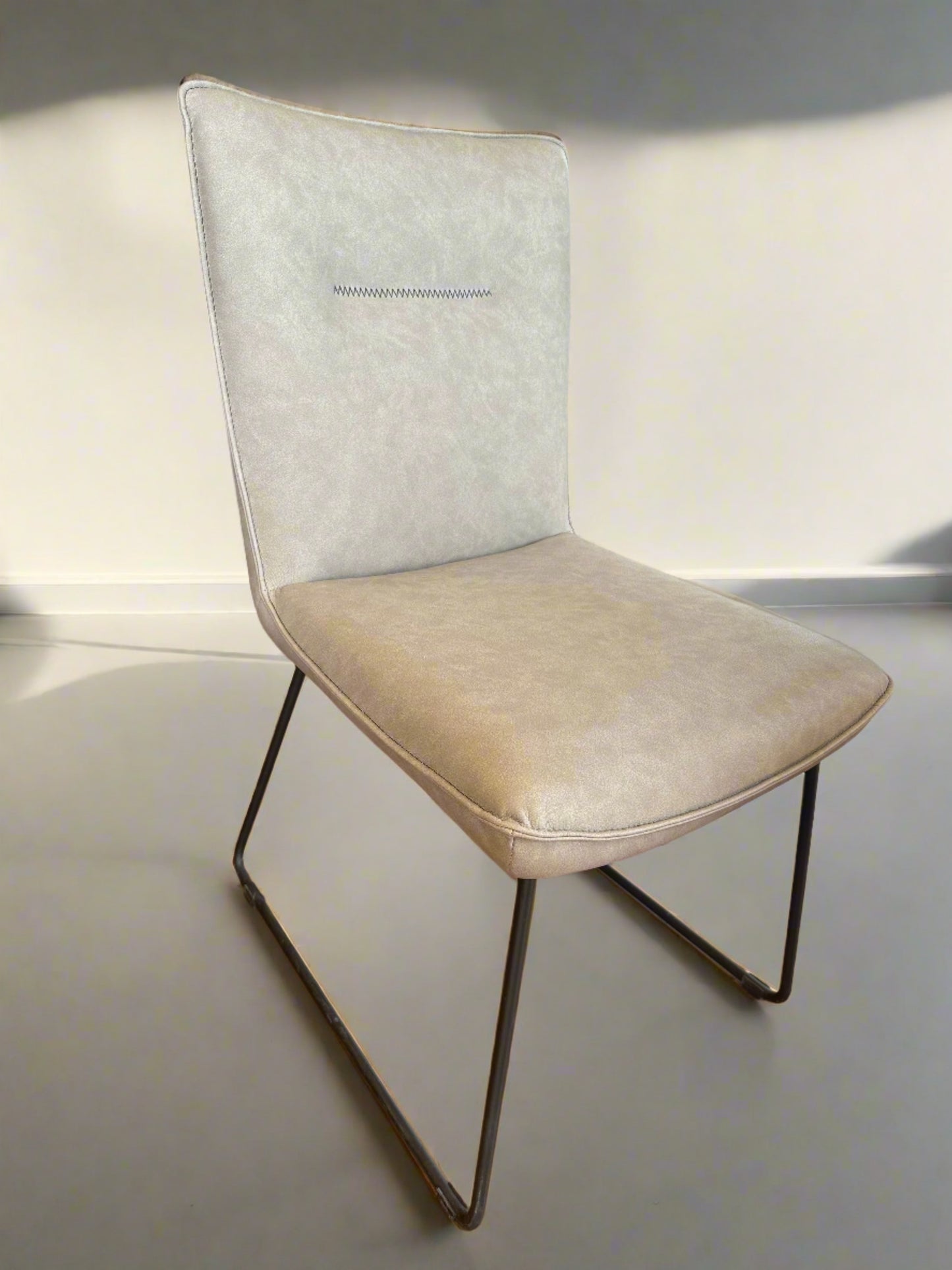 Klyde 373 Dining Chair