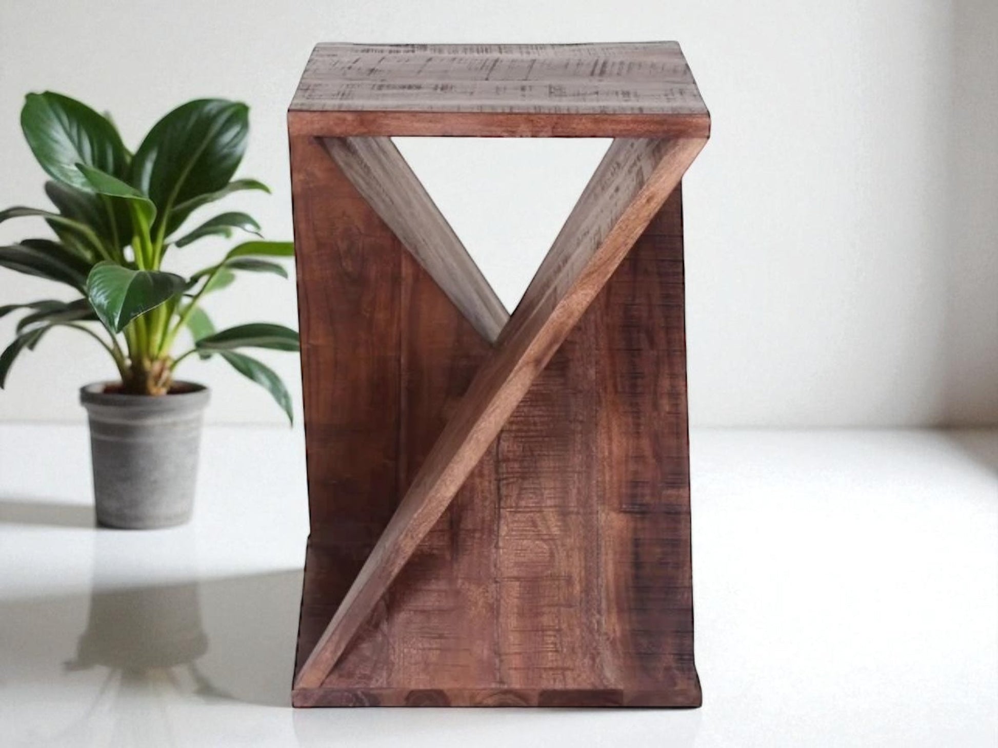 HLHF Carter Twisted End Table Living, Occasional Furniture Store Burlington Ontario Near Me 