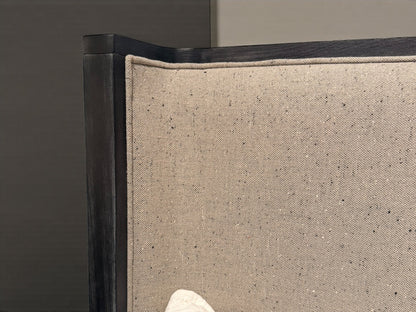 528Q Upholstered Queen Bed