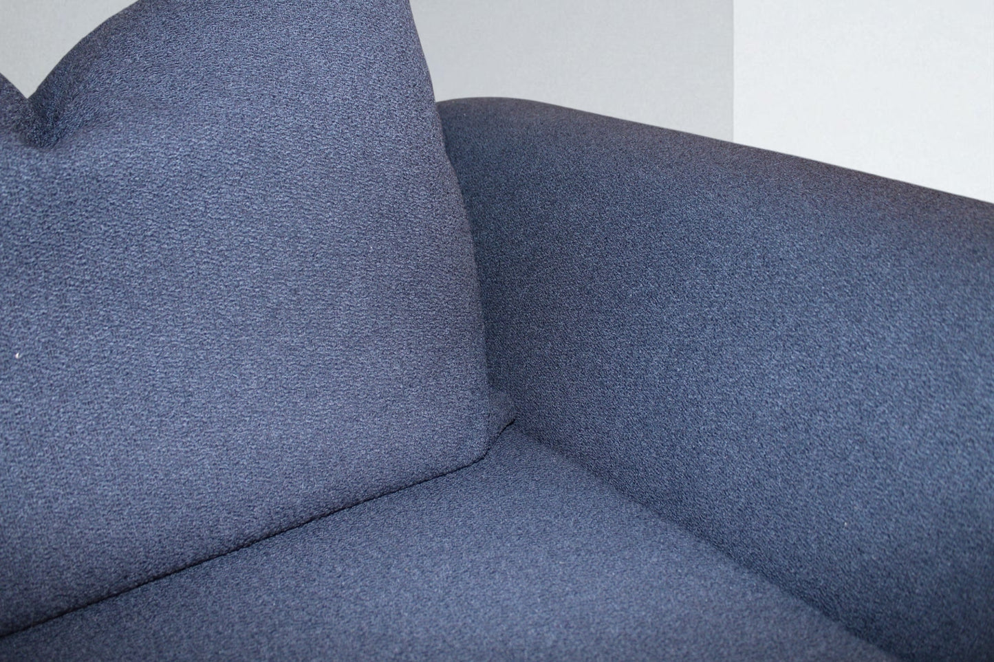 HLHF Wellington Sofa Living Furniture Store Burlington Ontario Near Me 