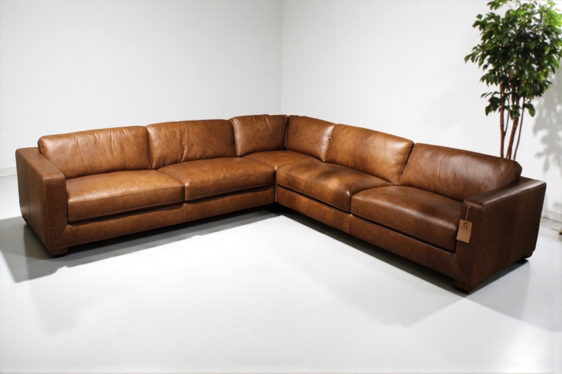 HLHF Old Saddle Leather Sectional Living, New Arrivals Furniture Store Burlington Ontario Near Me 