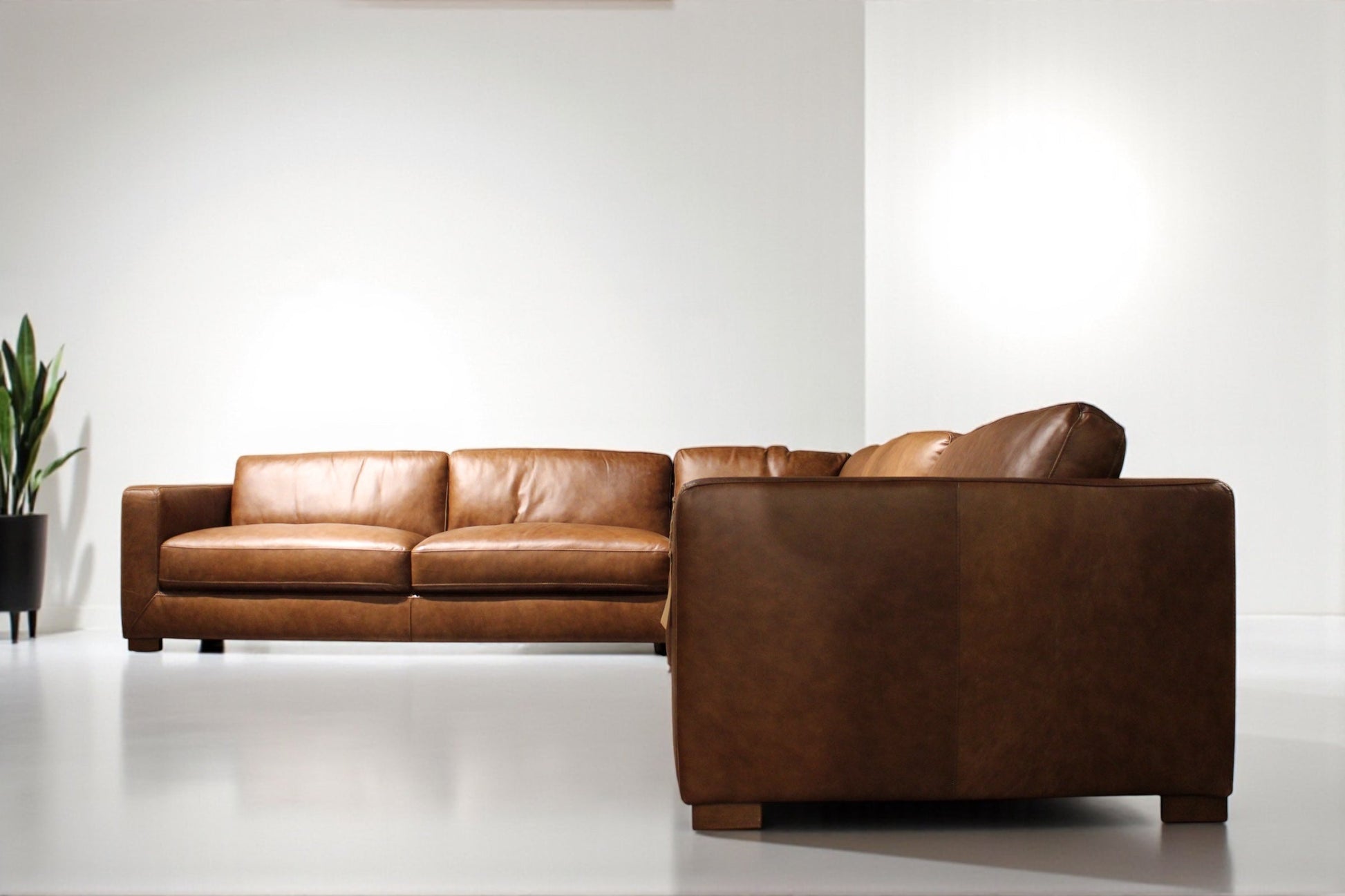 HLHF Old Saddle Leather Sectional Living, New Arrivals Furniture Store Burlington Ontario Near Me 